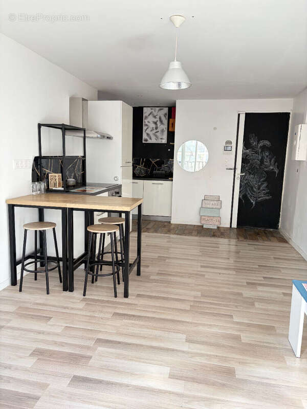 Appartement à MARSEILLE-5E