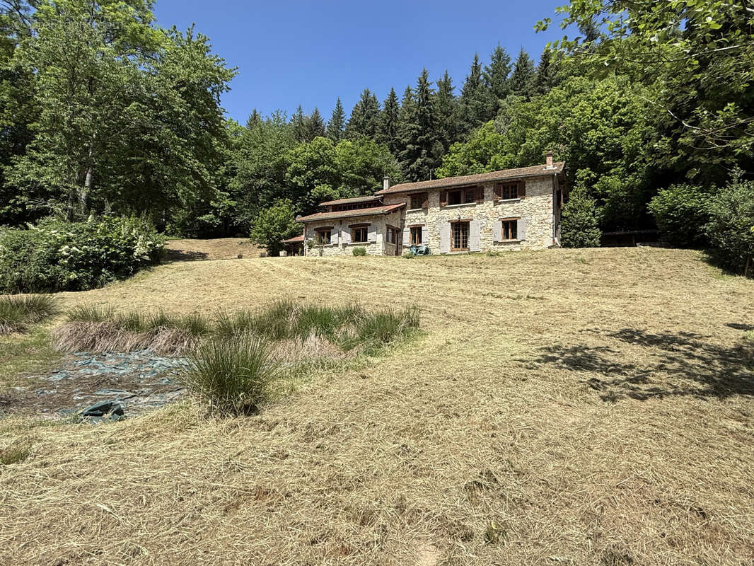 Maison à CELLES-SUR-DUROLLE