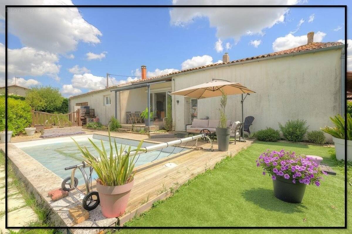 Photo 1 - Maison à SAINT-BONNET-SUR-GIRONDE