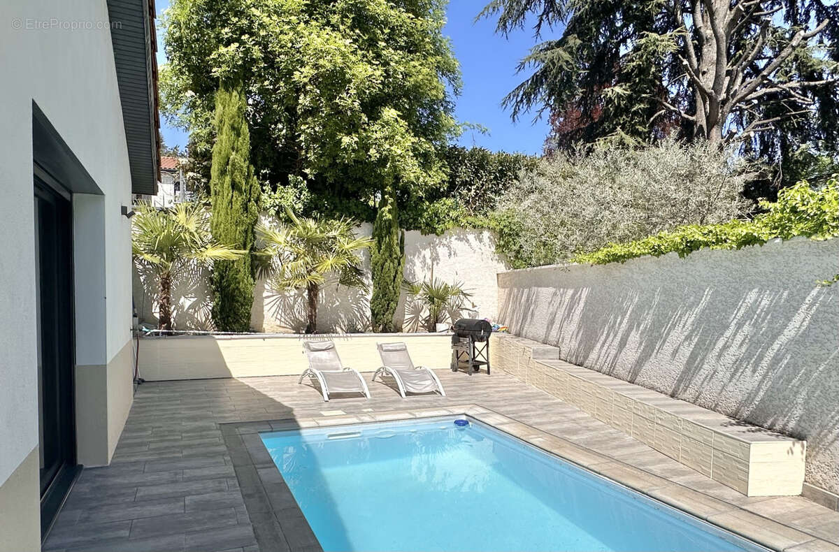 Maison à CHARLY