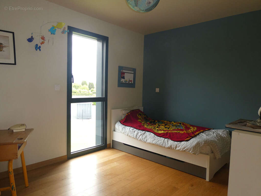 Maison Pont L Eveque 204.42 M², terrain 4300 M², 4ch, bureau, garage 2 voitures - photo 15