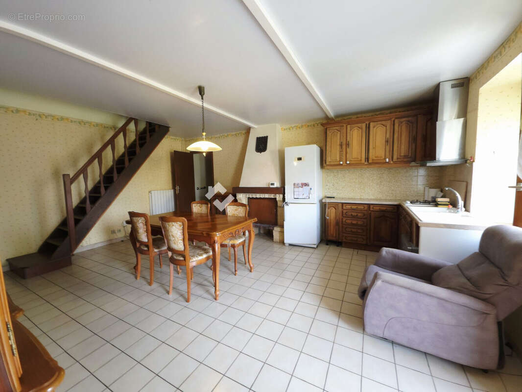 Maison 97 m² à Merdrignac  - photo 2