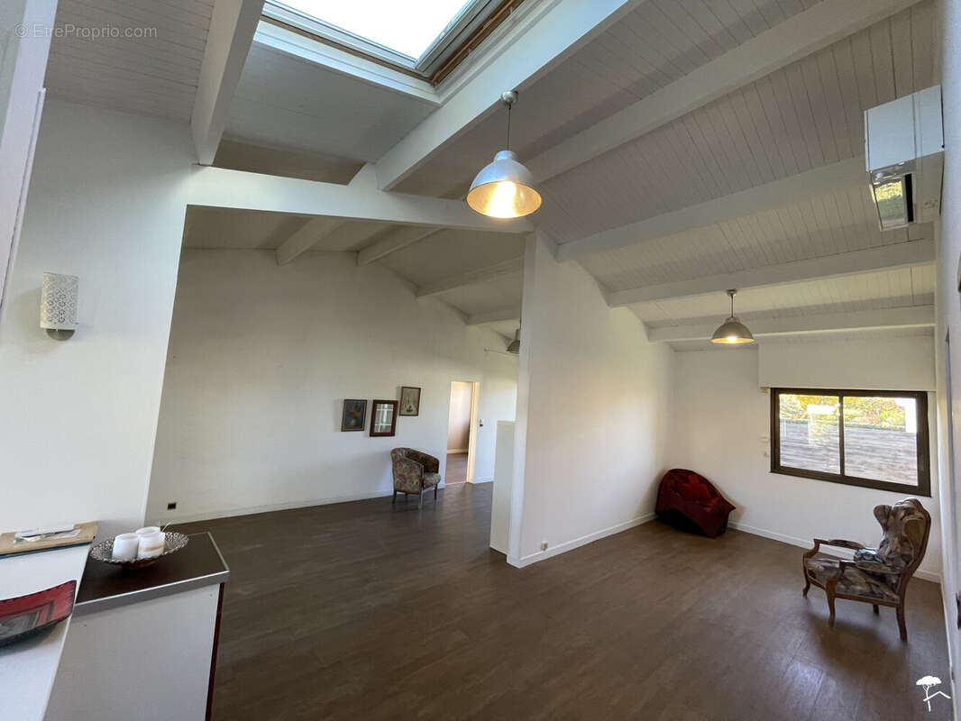 Maison 139 m² à Fargues  - photo 4