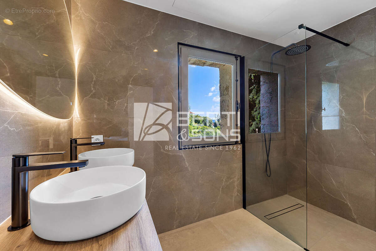 Maison à MANDELIEU-LA-NAPOULE