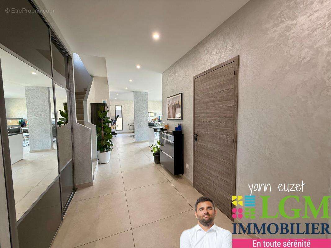 Maison à SAINT-LAURENT-D'AIGOUZE