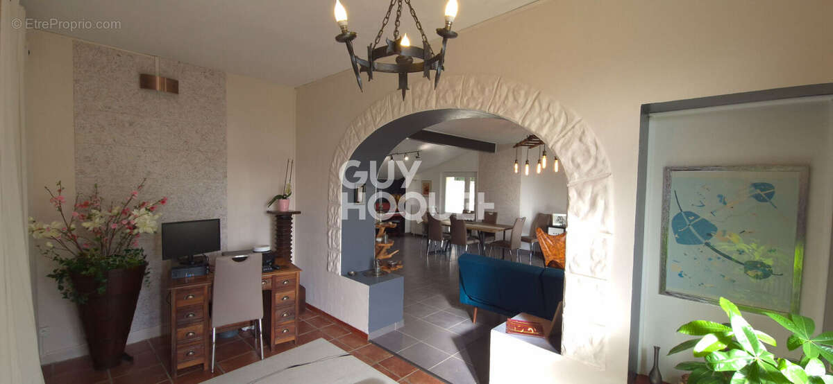 Maison à SAINT-CHRISTOLY-MEDOC