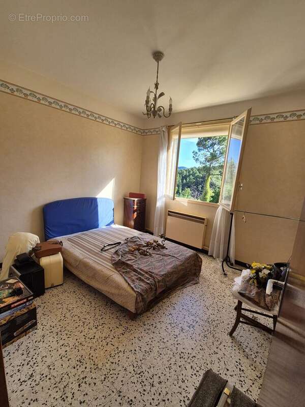 Maison à LAVAL-PRADEL