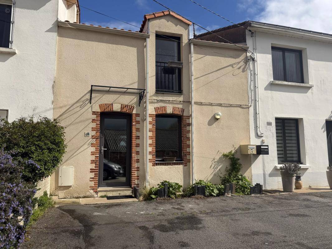 Maison à LE LANDREAU