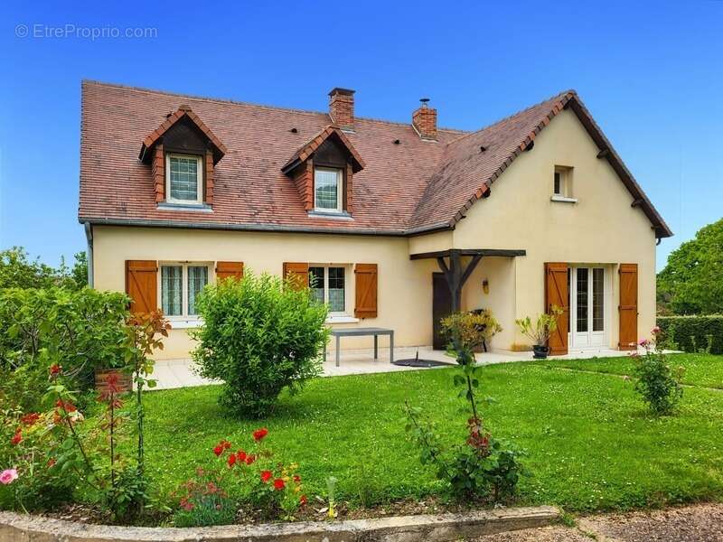 Maison 7 pièces à Parigné le pôlin (72) 5 MN GUECELARD - photo 2