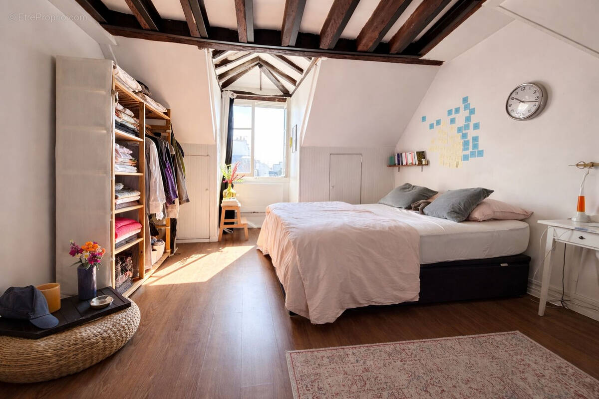 Appartement à PARIS-10E
