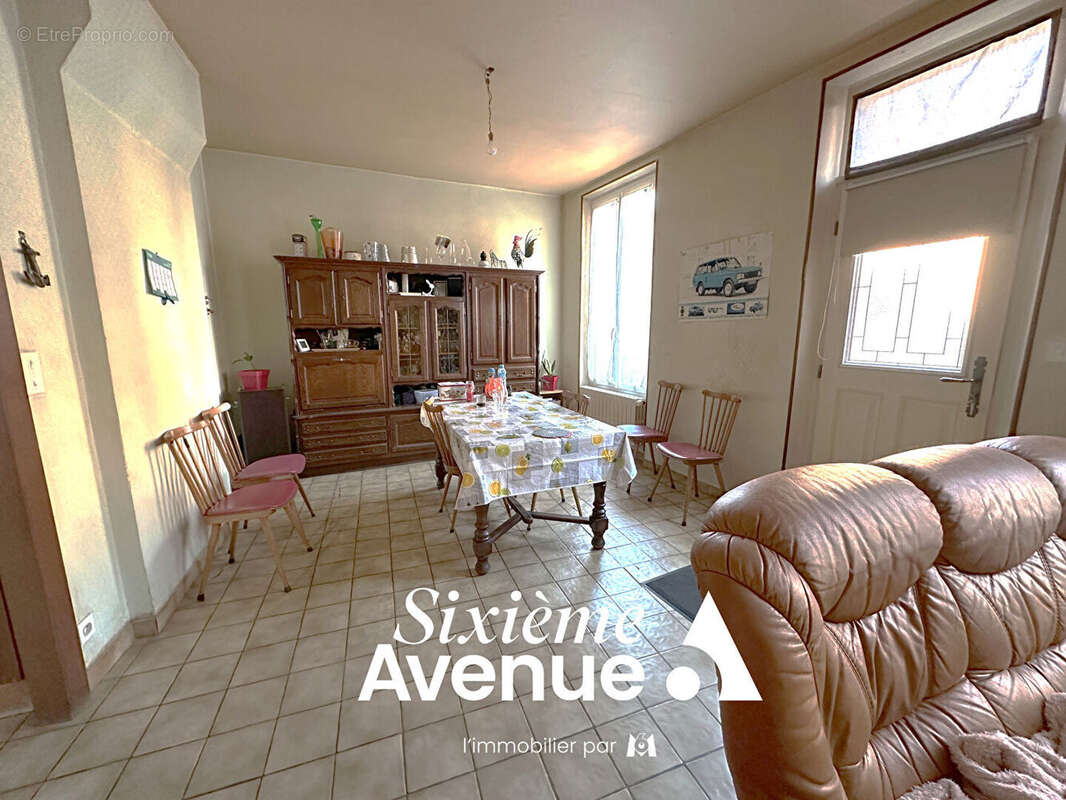 Maison à FERE-CHAMPENOISE