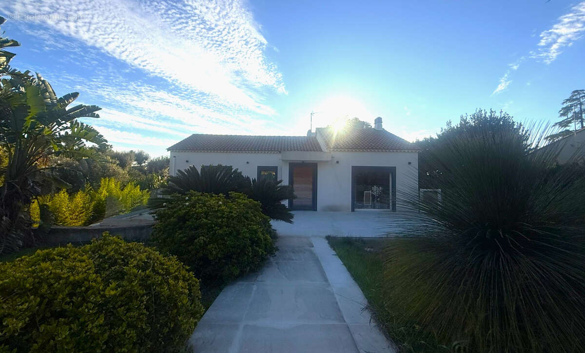 Maison à CARQUEIRANNE