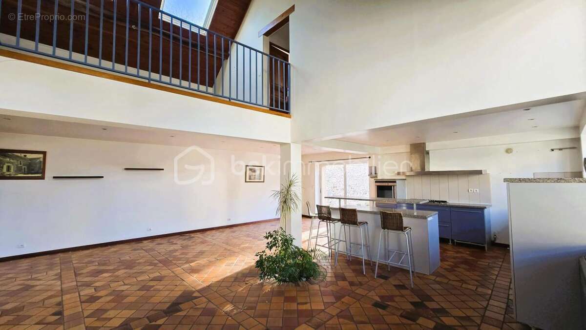 Maison à VERT-LE-GRAND