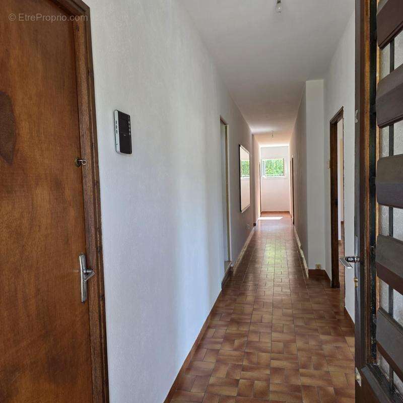 Spacieuse maison avec un joli terrain - photo 4