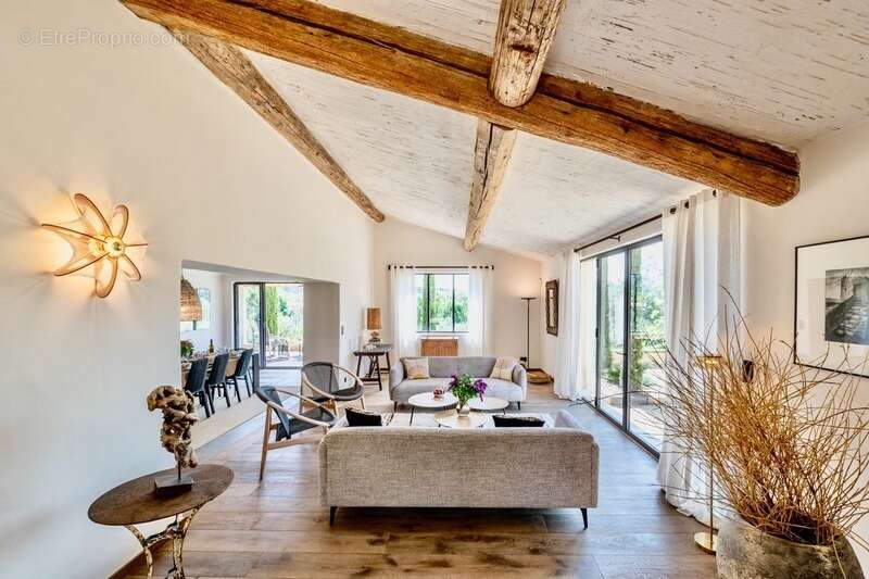 Maison à SAINT-SATURNIN-LES-APT