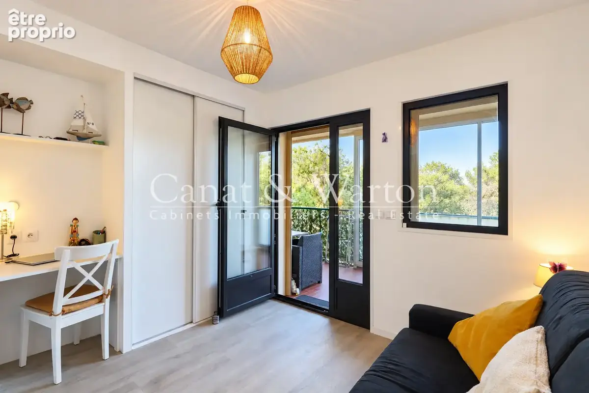 Vue mer exceptionnelle: t 4 rénovée à cavalaire avec garage - photo 8