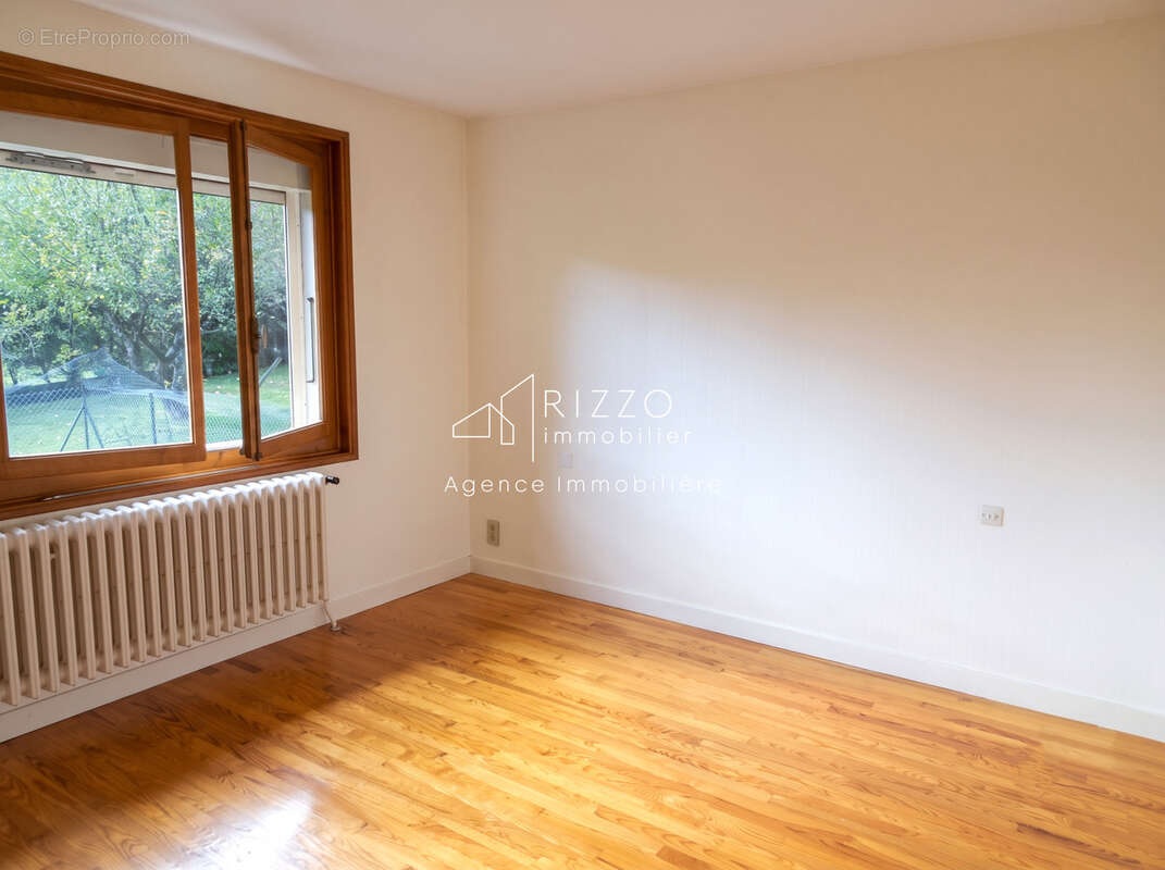 Maison individuelle à CROZET (01170) - 590 000 € FAI - photo 9