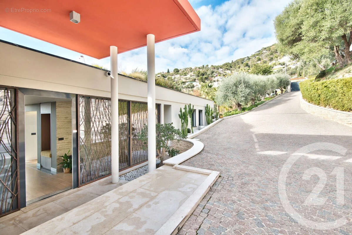 Maison à EZE