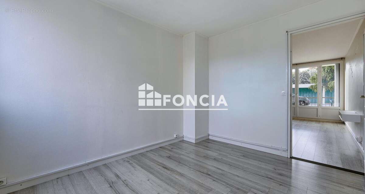 Appartement à LE PLESSIS-ROBINSON