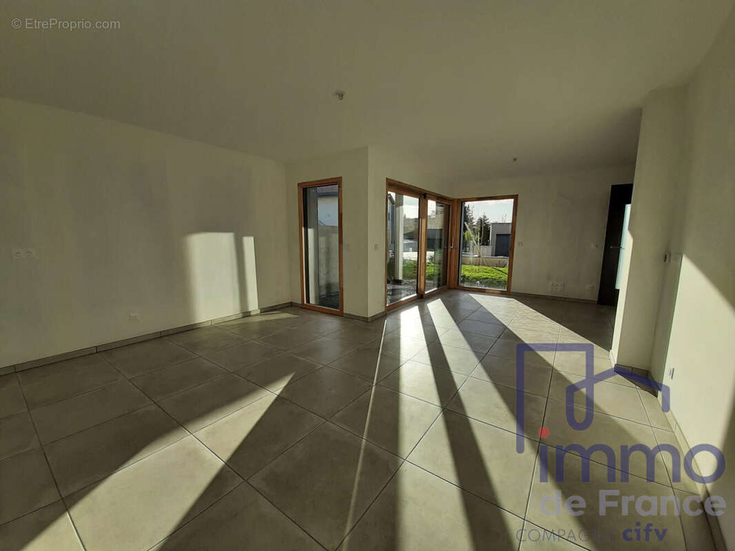 Maison 112 m² à Saint-Bonnet-Les-Oules  - photo 8