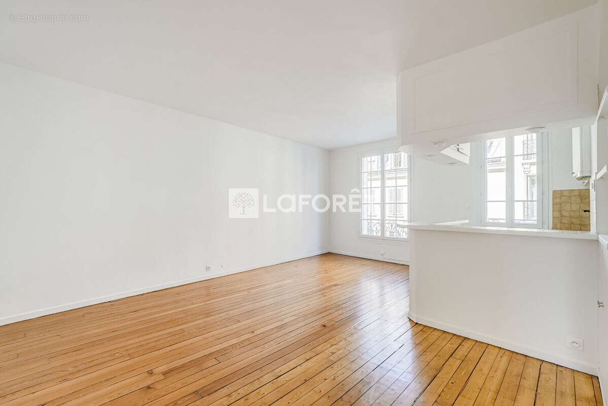 Appartement à PARIS-15E