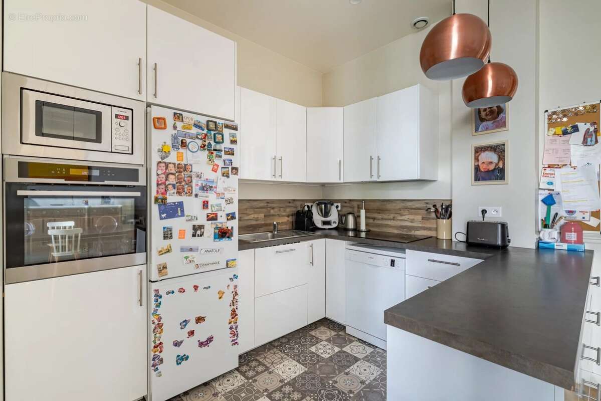Appartement à PARIS-17E
