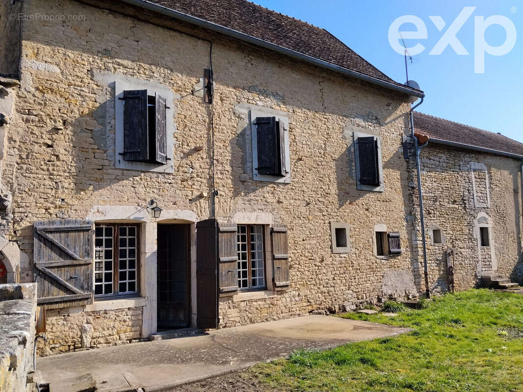 Maison à SENNECEY-LE-GRAND