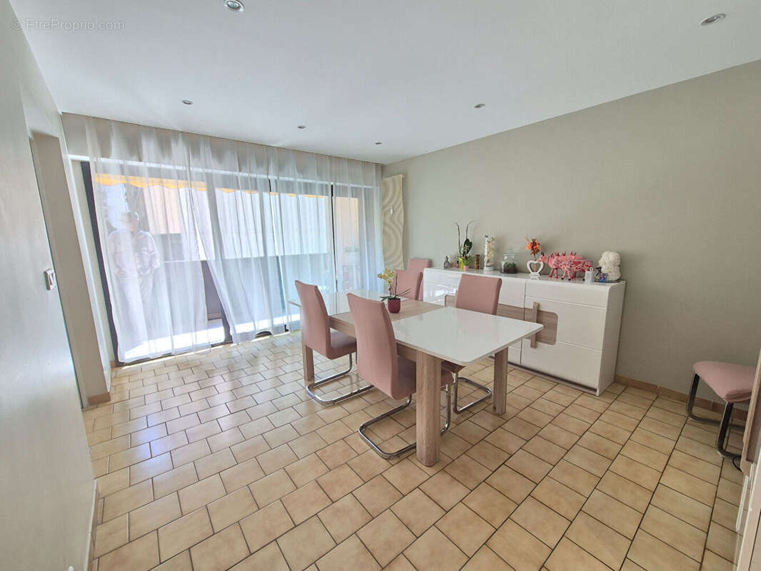 Appartement à LE CANNET