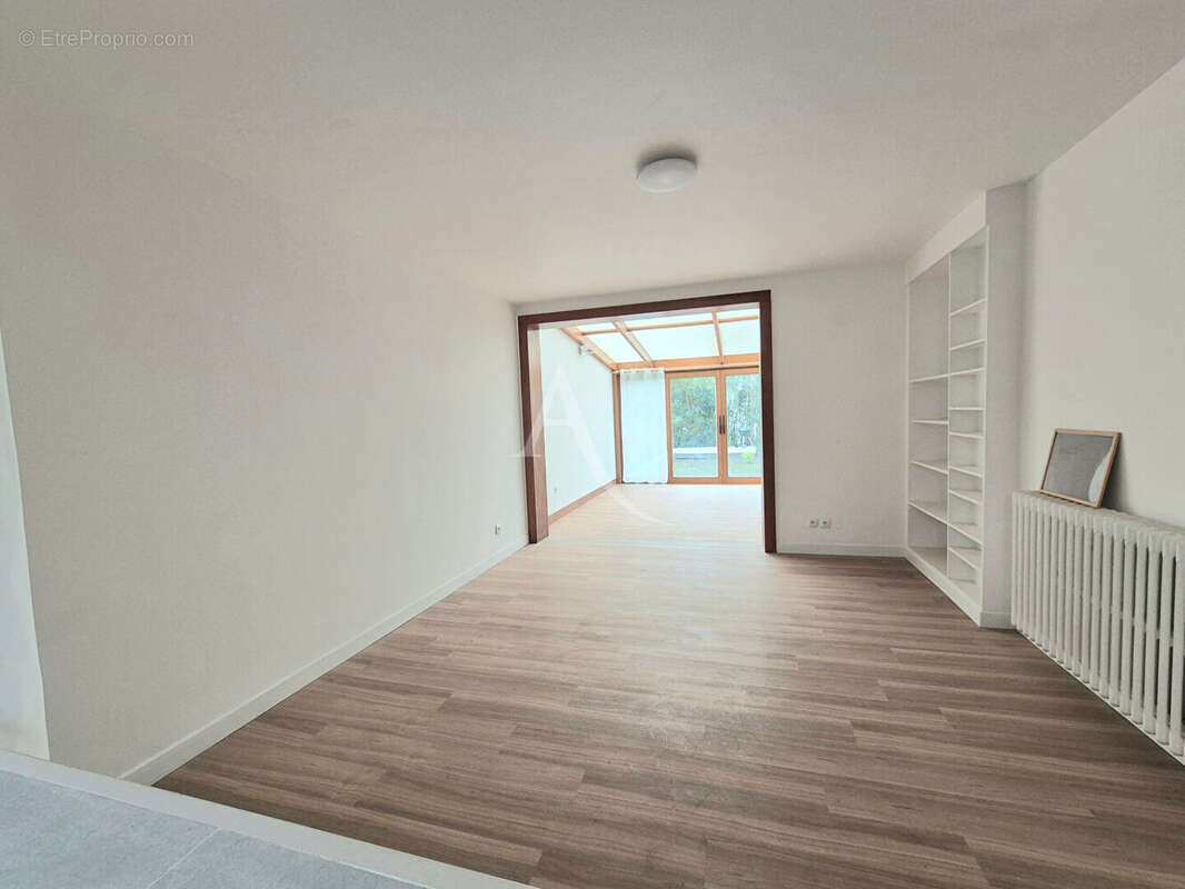 Maison à BURES-SUR-YVETTE