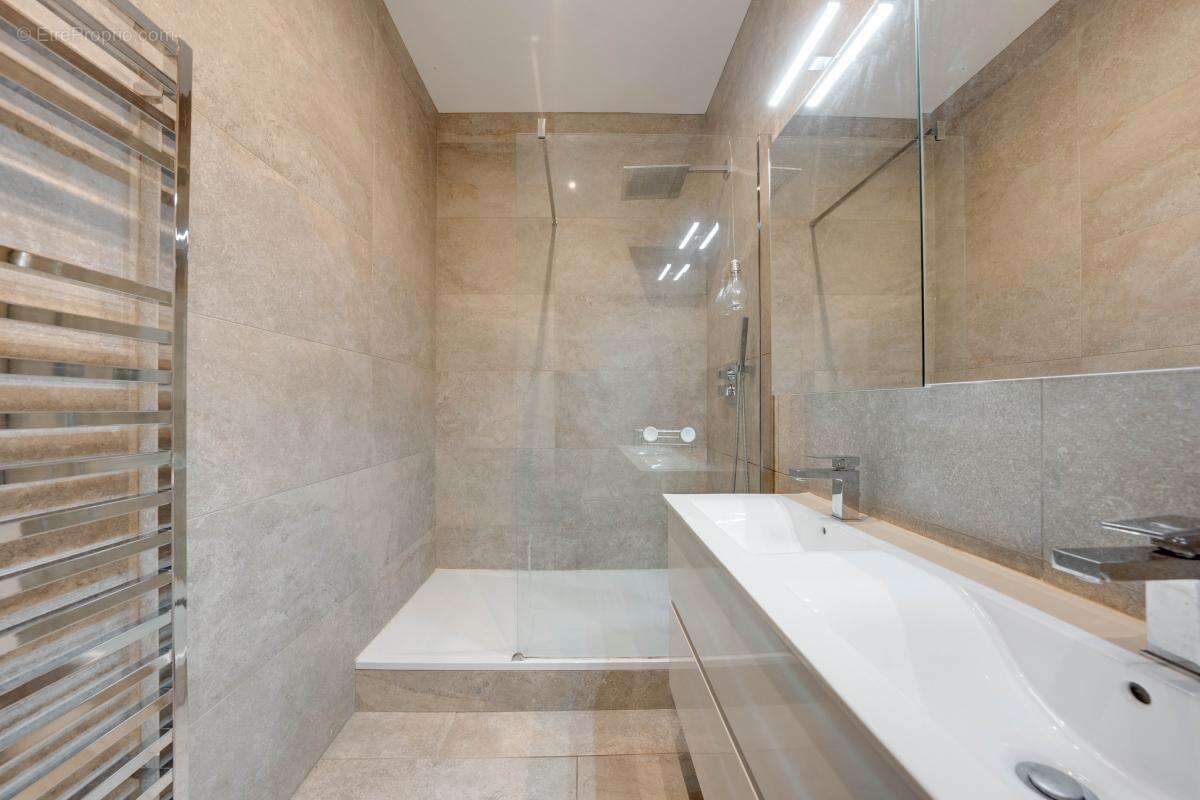 Appartement à MARSEILLE-6E