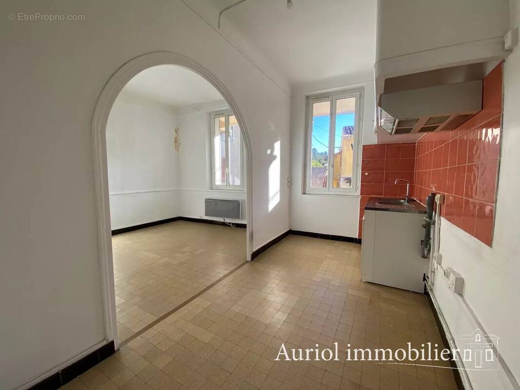 Appartement à AURIOL