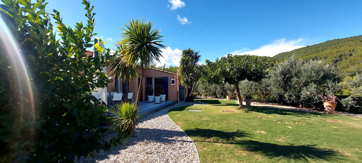 Maison à FIGANIERES