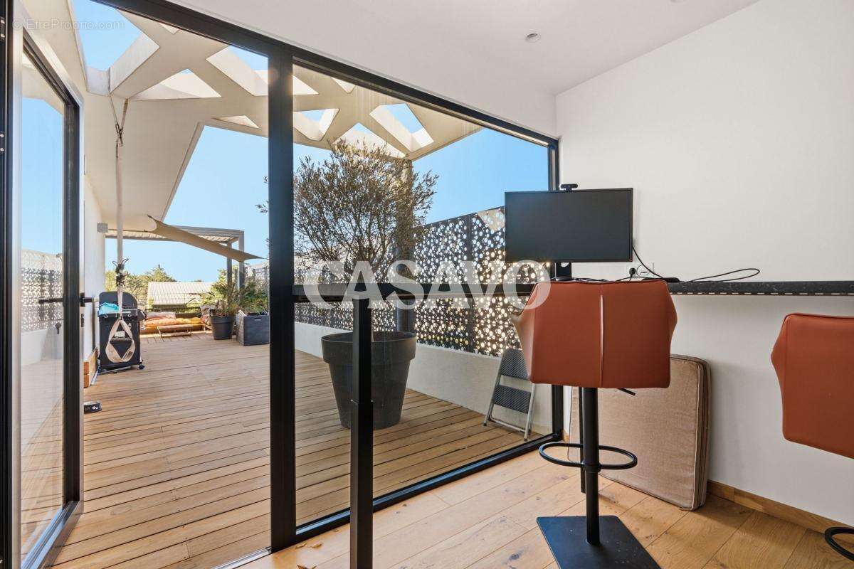 Appartement à EGUILLES