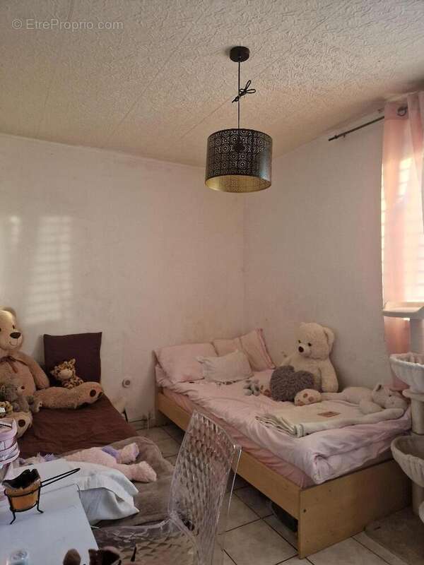   - Appartement à SAINT-PRIEST