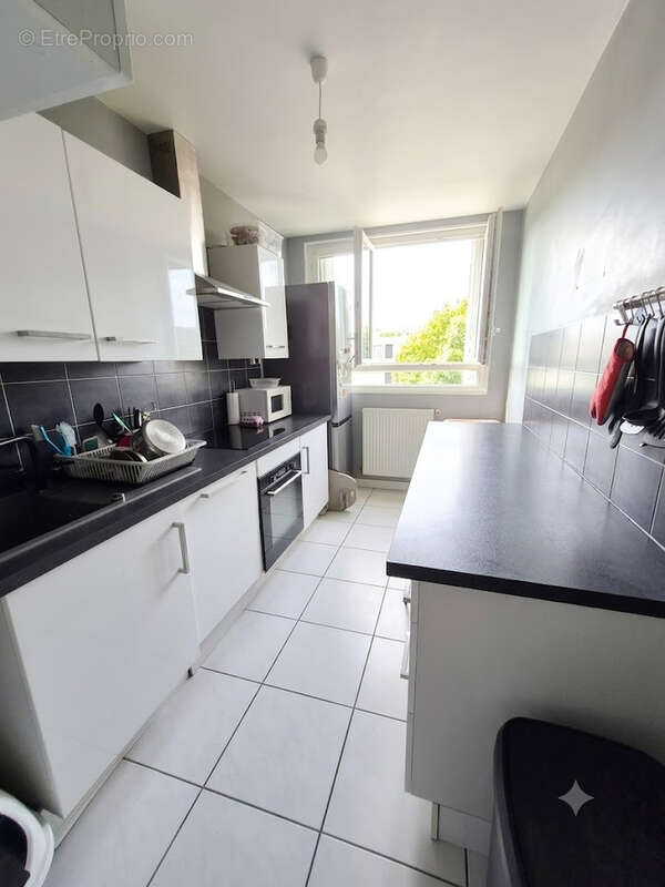 F4 en centre-ville de beynes, superbe appartement clé en main avec 2 parkings et cave ! (rare) - photo 4
