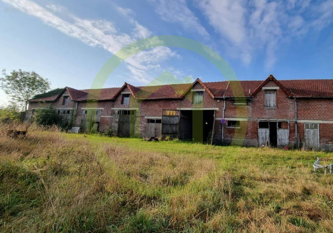 Maison à LE PLESSIER-ROZAINVILLERS