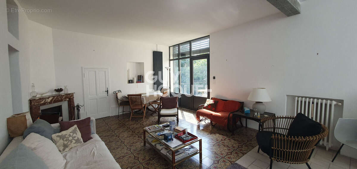 Maison d'exception avec garages, cave, local indépendant et parc arboré - photo 3