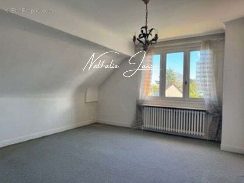 Maison à CHILLY-MAZARIN