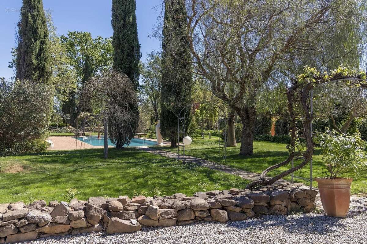 Maison à PUGET-VILLE