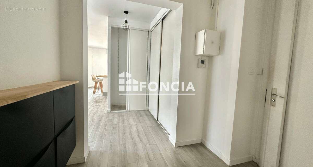 Appartement à MARSEILLE-5E