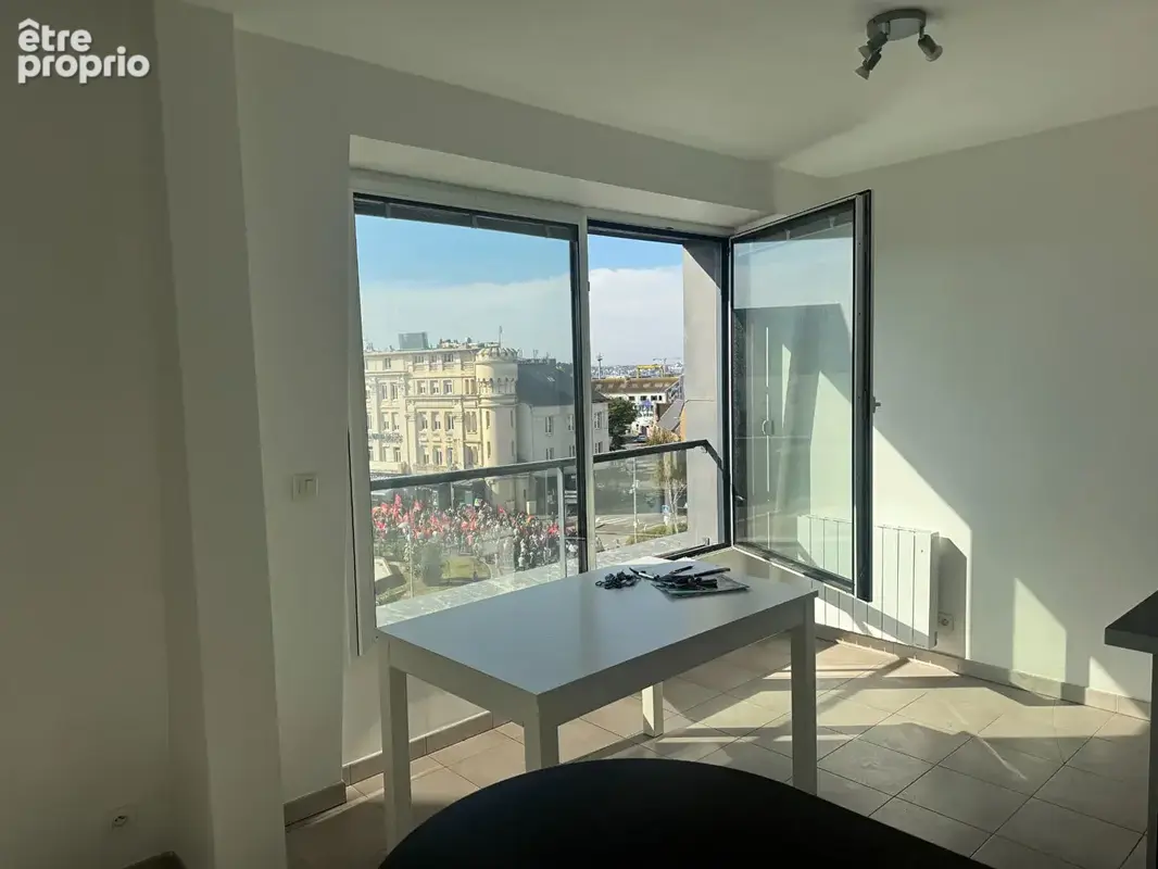 Quartier Gare ,  Ascenseur, Appartement  2 pièce(s) - photo 1