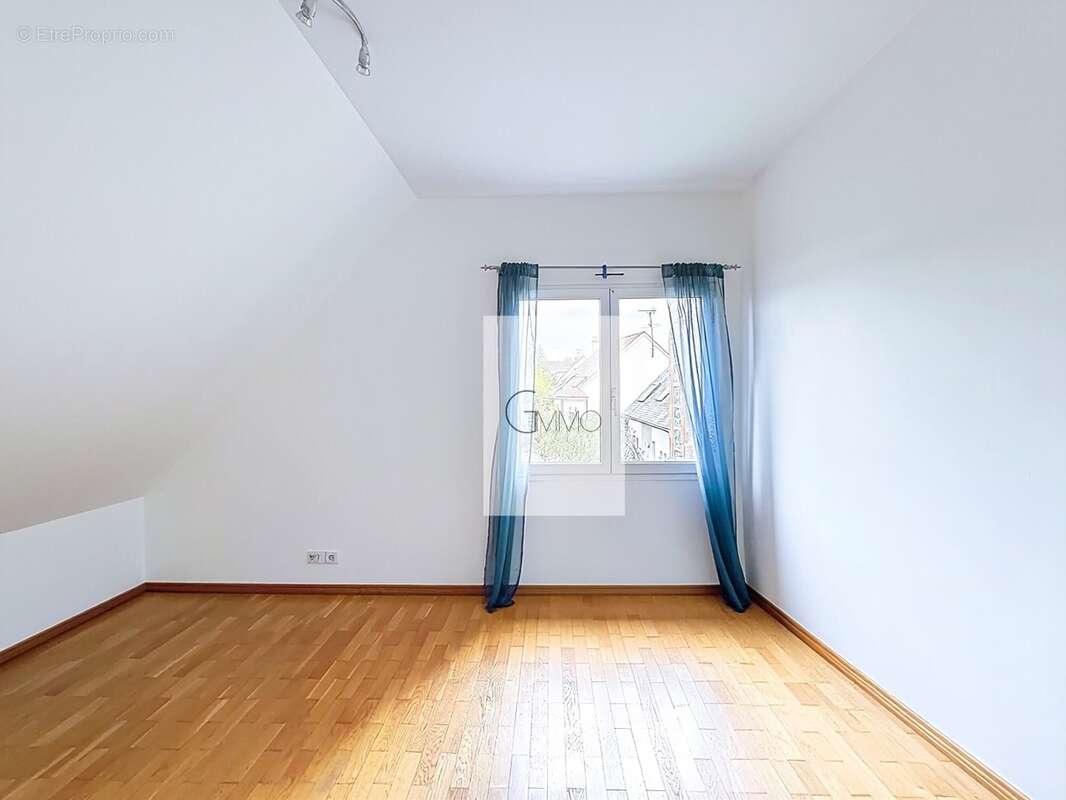 Maison à L'HAY-LES-ROSES