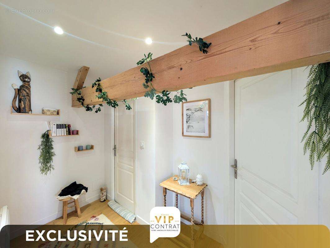 Maison de caractère à Triac Lautrait Exclusivité VIP réf 436237 - photo 14