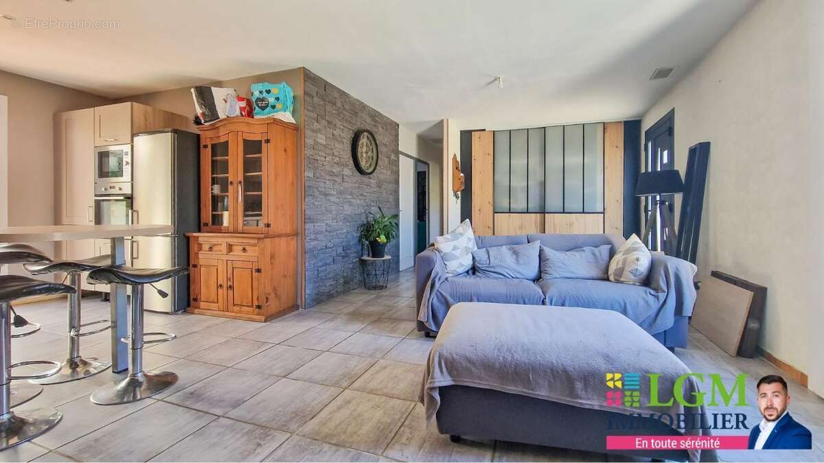 Maison à BELLEGARDE