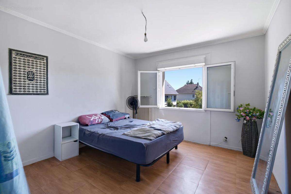 Maison de 6 pièces de 149 m² à Villepinte - photo 9