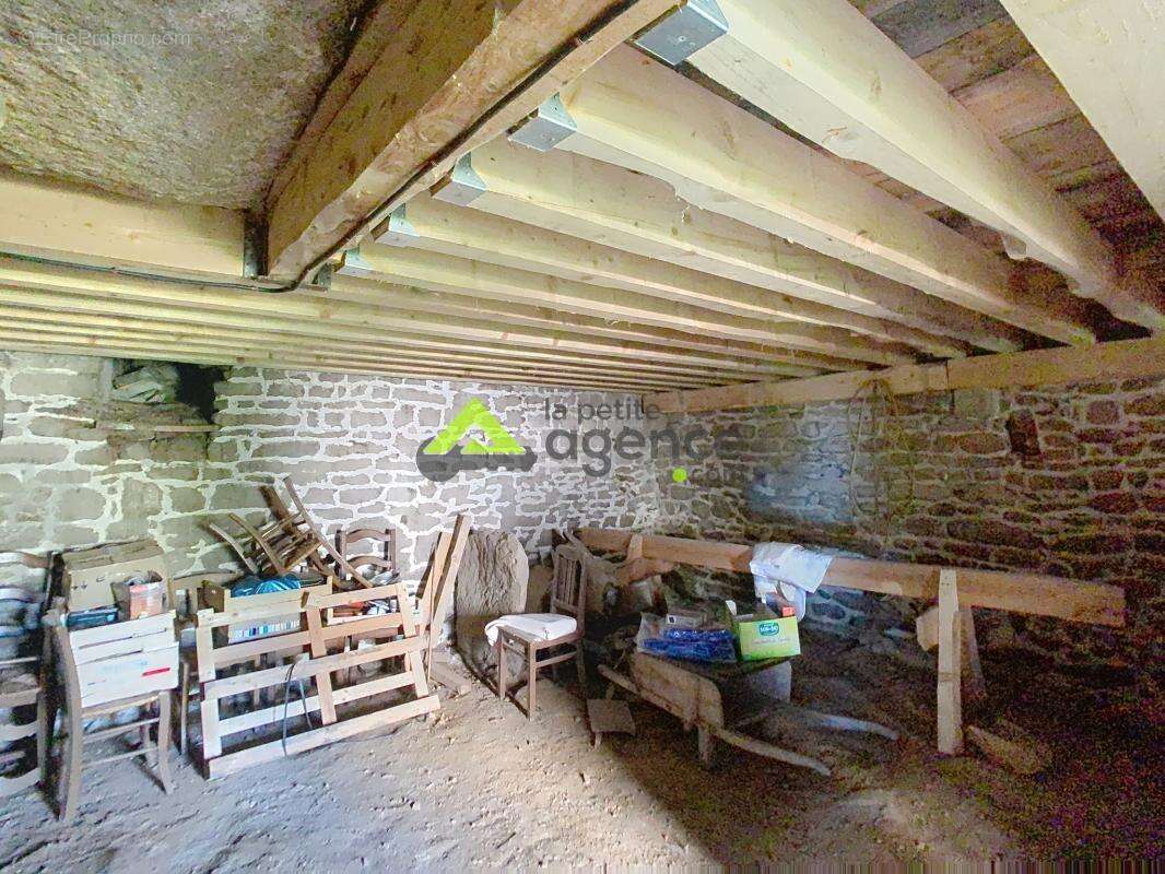 Maison à ROYERE-DE-VASSIVIERE