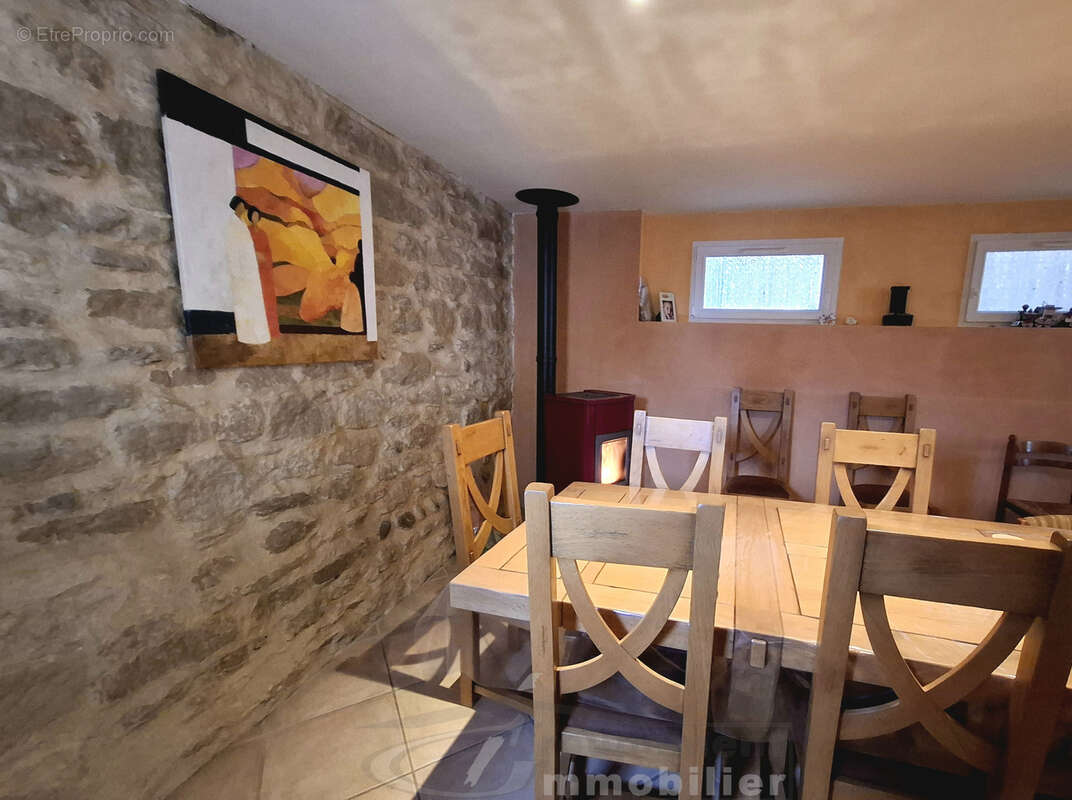 Maison à CHARMES-SUR-L'HERBASSE