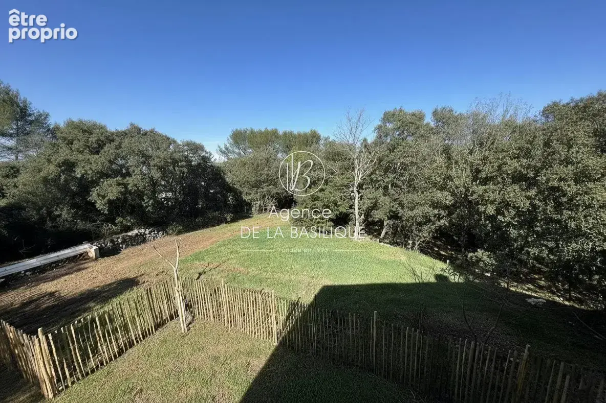 Terrain 2 600 m² à vendre à Saint-Maximin-La-Sainte-Baume (83470) - photo 3