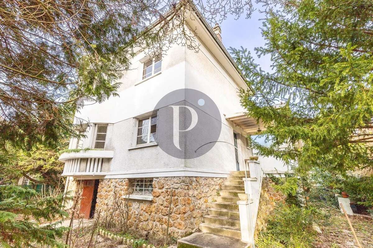 Maison à VERRIERES-LE-BUISSON