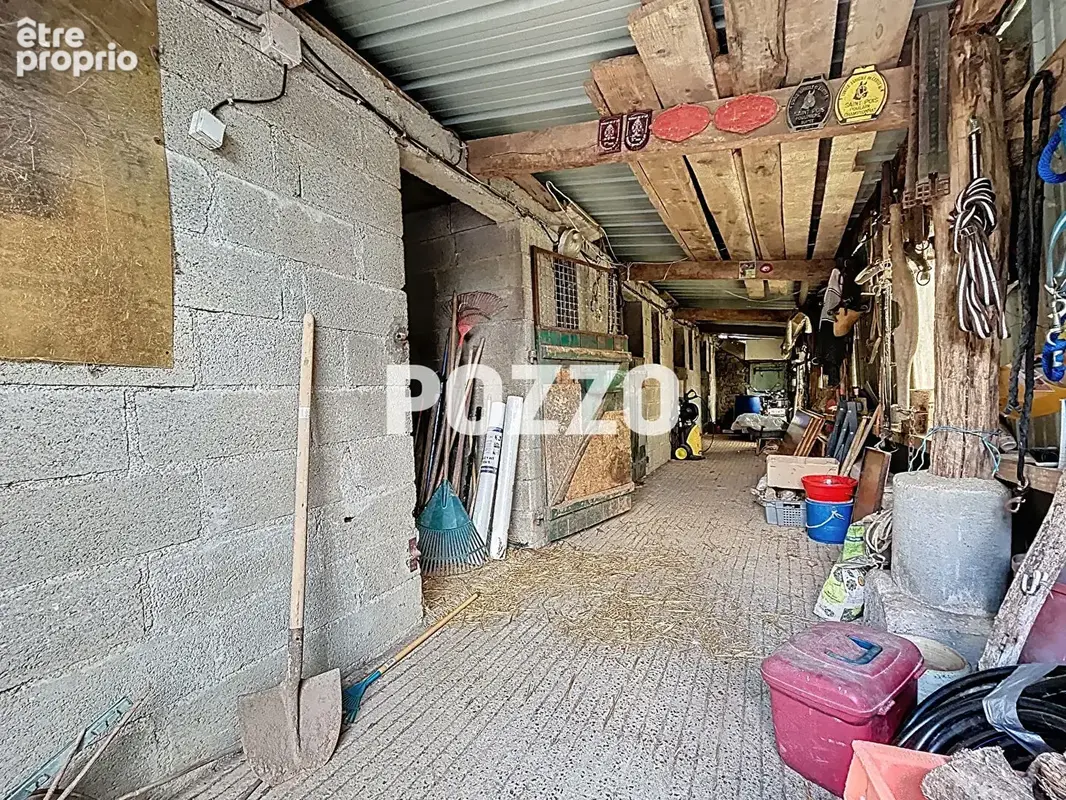 Propriété comprenant maison F4 en ossature bois, bâtiments avec 14 boxes , 10 ha de prairies et 2ha de bois - photo 14